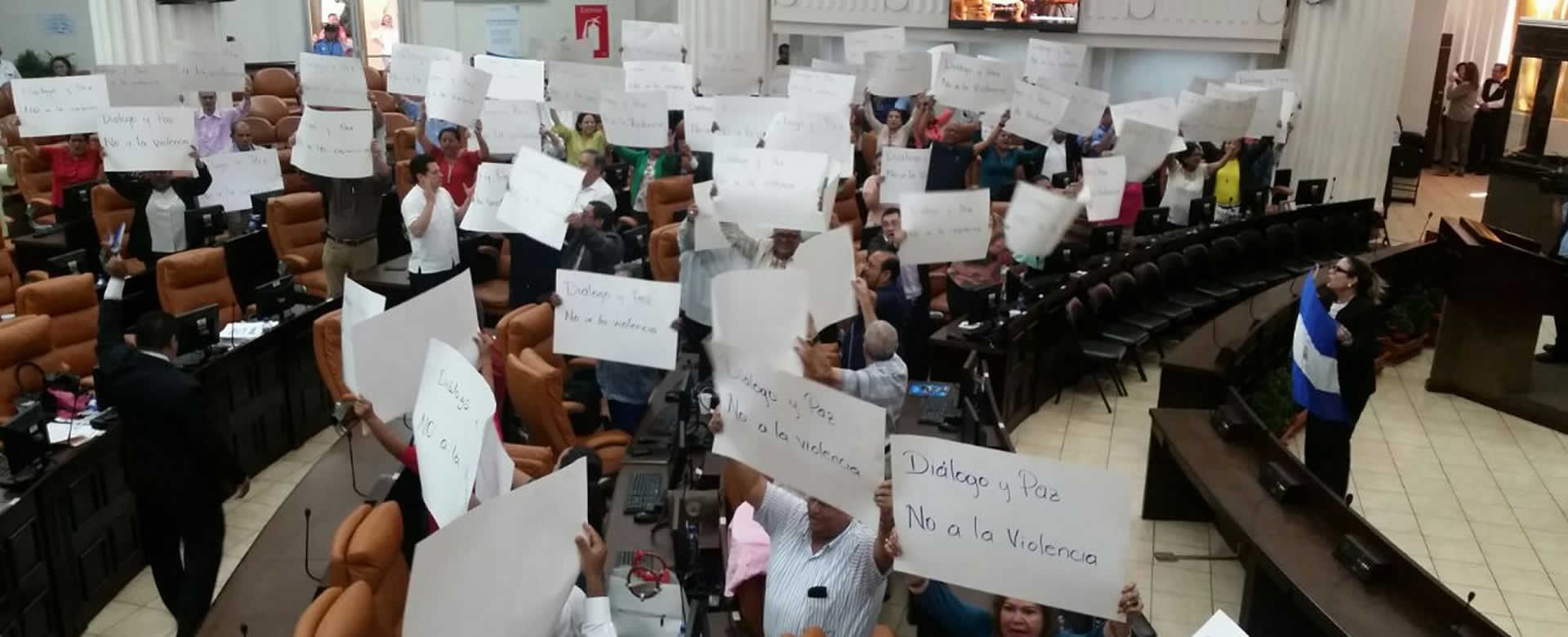 Diálogo, Paz y No Violencia, piden diputados del FSLN