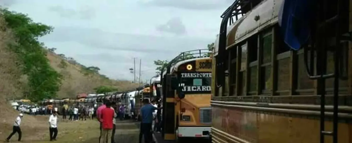 Rivas se suma a la caravana rumbo a la Plaza de las Victorias