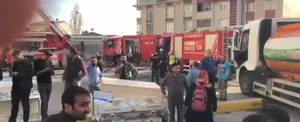 Voraz incendio consume varias plantas de un Hospital en Estambul