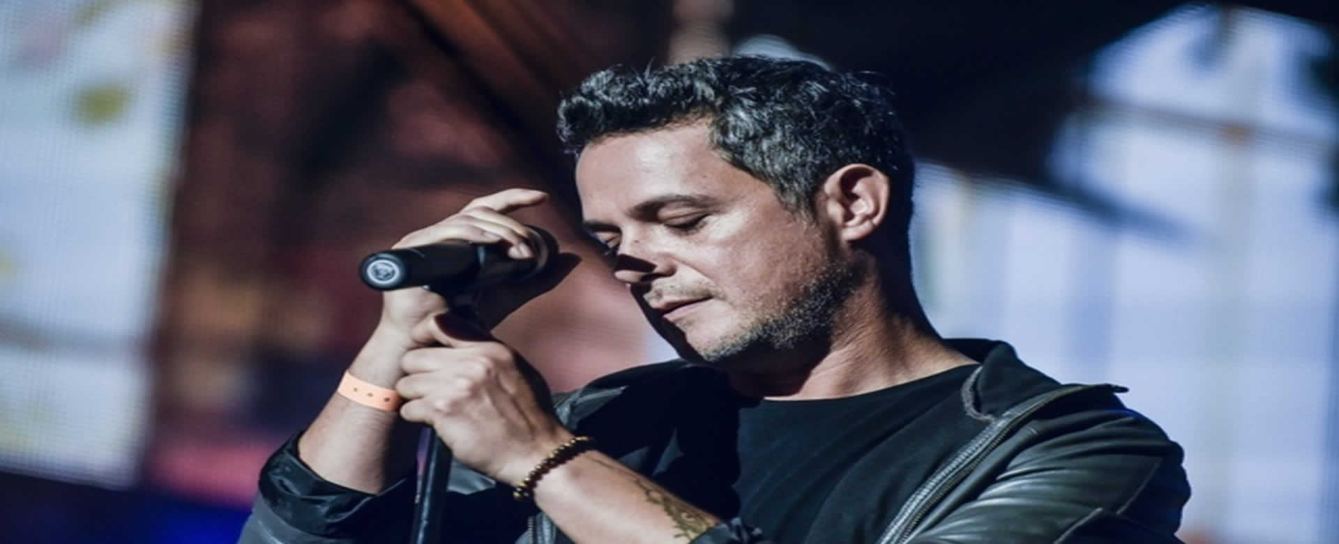 Alejandro Sanz se disculpa en público por no cumplir promesa a su hijo