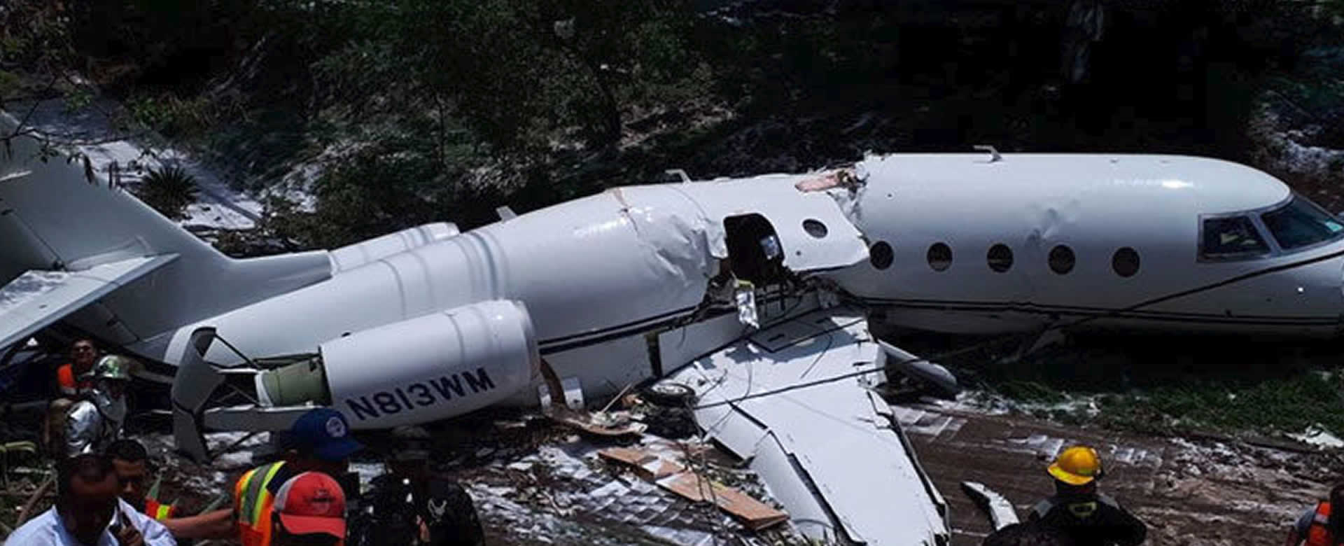 Avión se estrella al salir del Aeropuerto Internacional Toncontín, Honduras
