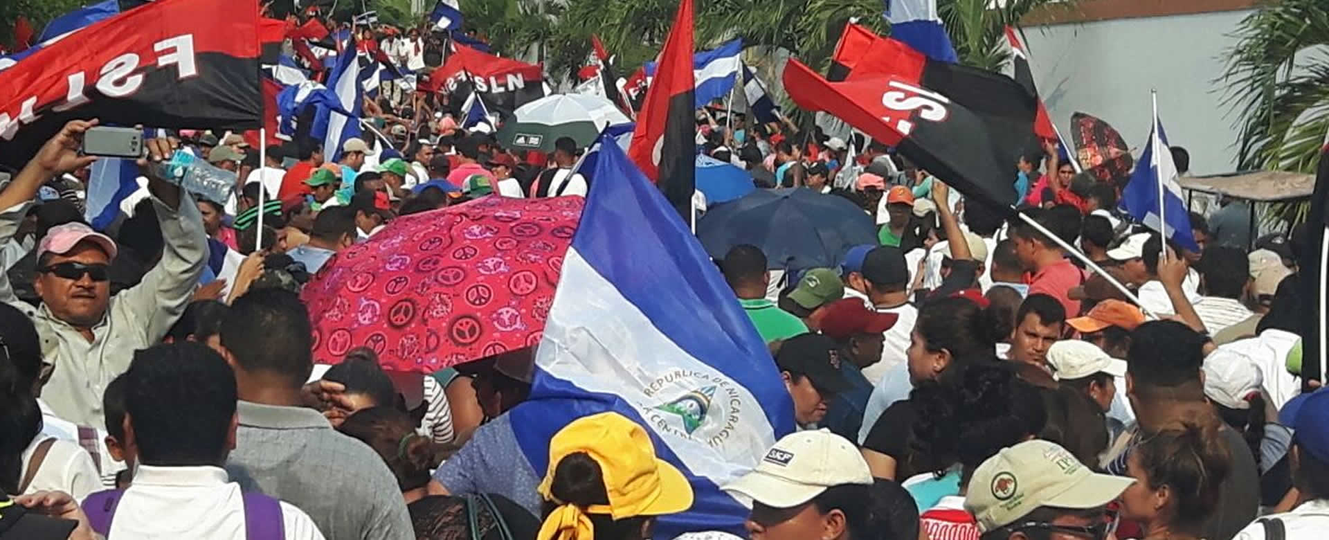 Centenares de chinandeganos caminan por la paz y el cariño entre hermanos