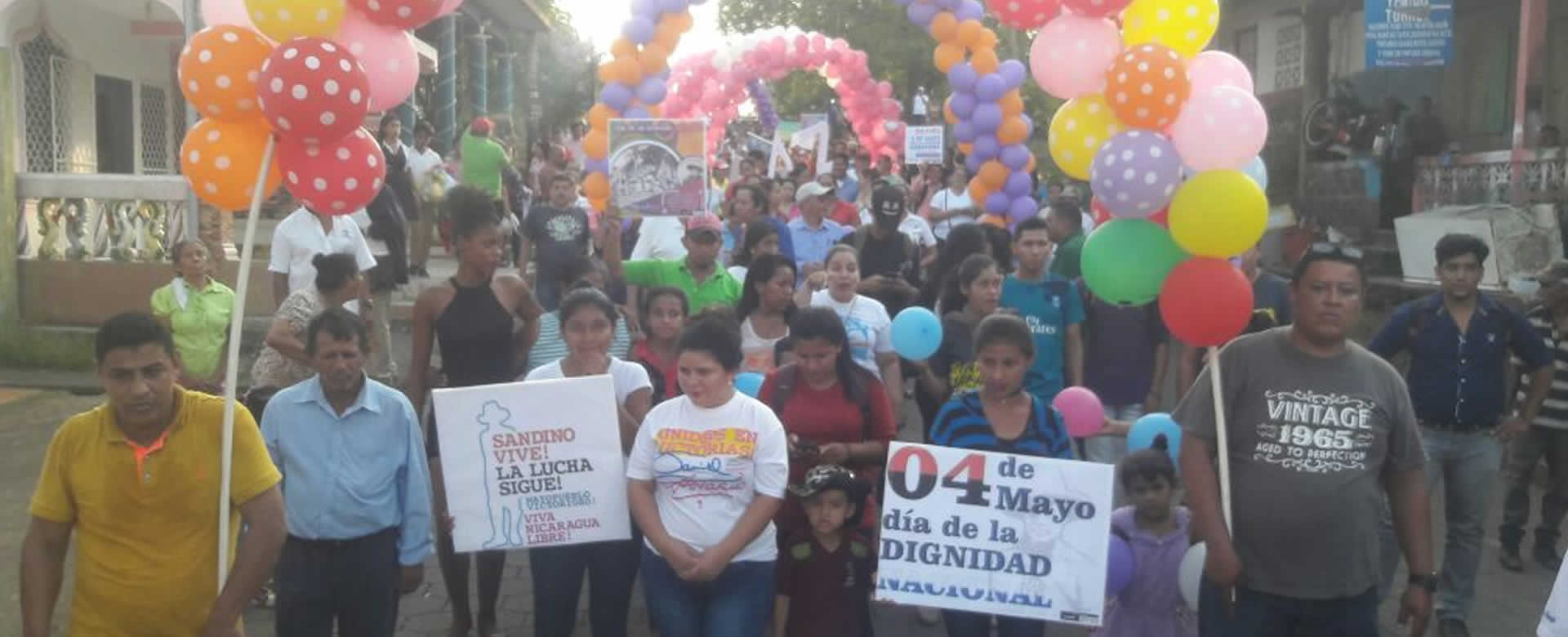Familias de Nueva Guinea conmemoran día de la Dignidad Nacional
