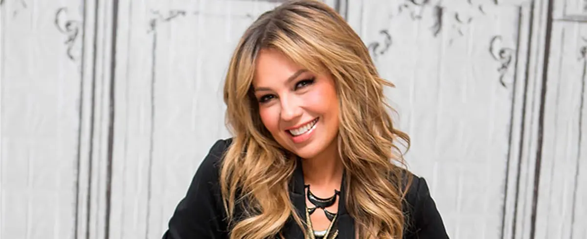 ¡Thalía revela el secreto de su costilla extirpada!