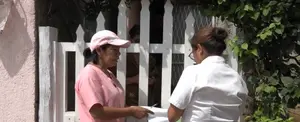 Familias del Barrio  Santa Ana reciben consejos para eliminar  zancudos
