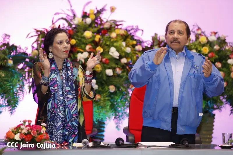 Daniel y Rosario saluda investidura del nuevo Presidente de España
