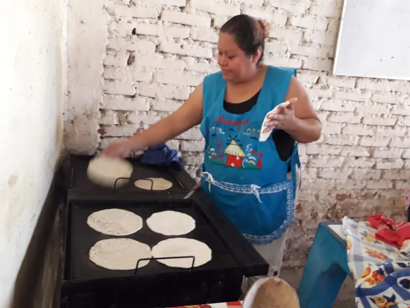 Las Manos laboriosas de las mujeres trabajadoras de los diferentes mercados en Rivas no se detienen