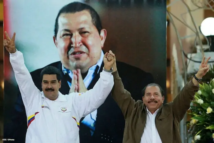 Daniel y Rosario envían menja al Presidente Nicolás por Aniversario Natal del Comandante Hugo Chávez