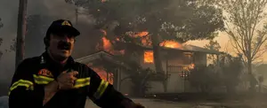 Los fuertes vientos reavivan el fuego en Grecia: sube a 80 el número de muertos