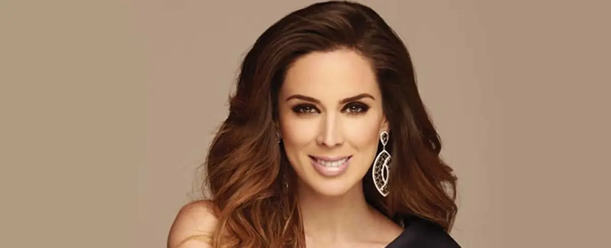 Jacky Bracamontes disfruta de su embarazo a lo grande