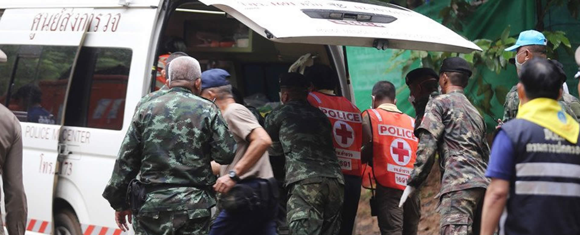 Rescatan a seis de los niños atrapados en la cueva de Tailandia
