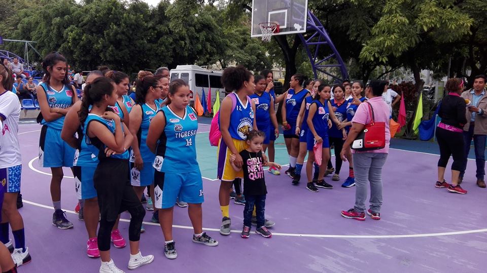 Comuna Capitalina da por inaugurado Torneo Femenino 'Queremos Paz'