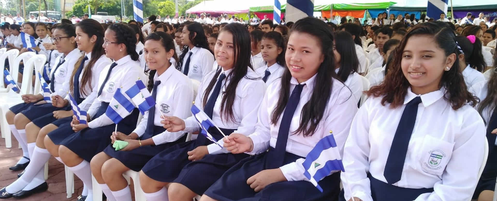 Dan inicio los Festivales Estudiantiles en honor a la Patria