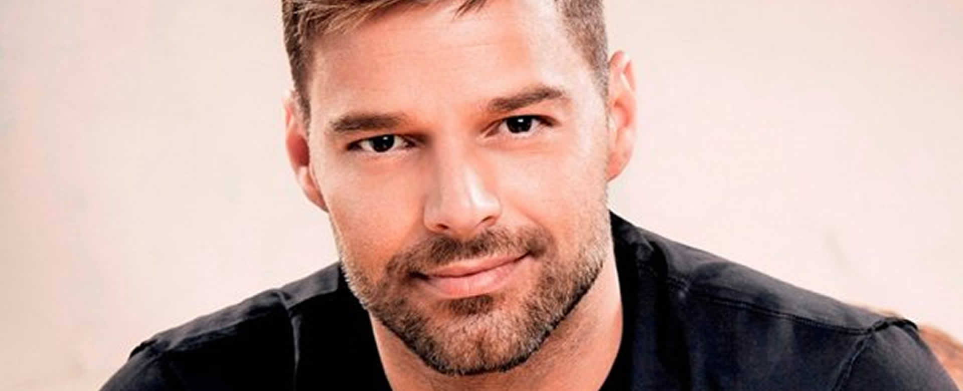 Más sexy que nunca, Ricky Martin enciende las redes en traje de baño