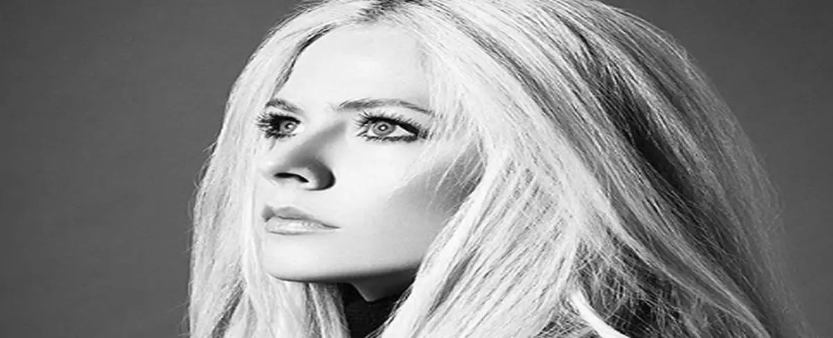 Avril Lavigne revela convertir en música su lucha contra 'Lyme'