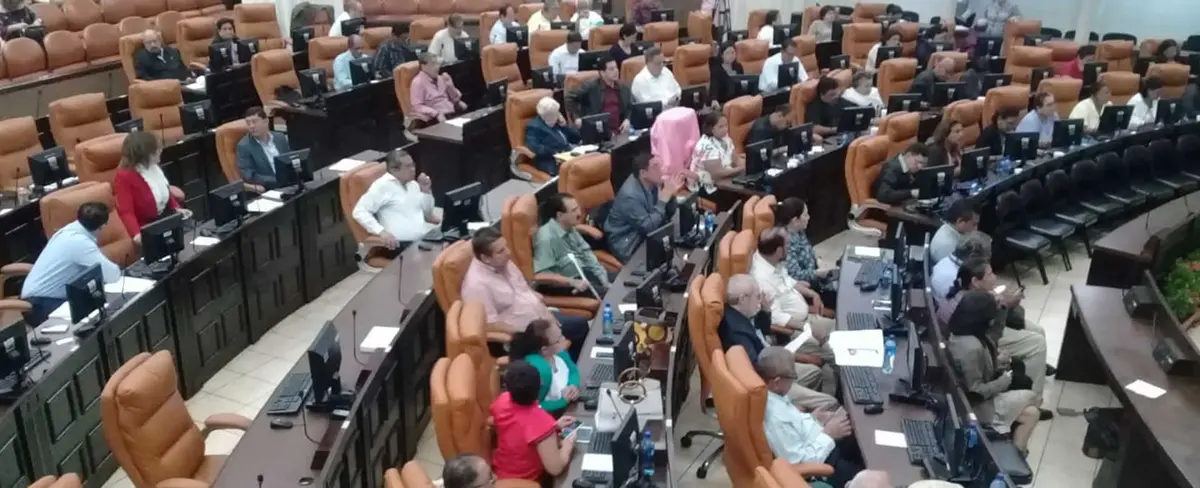 Asamblea Nacional realiza sesión solemne por el Día Internacional del Periodista