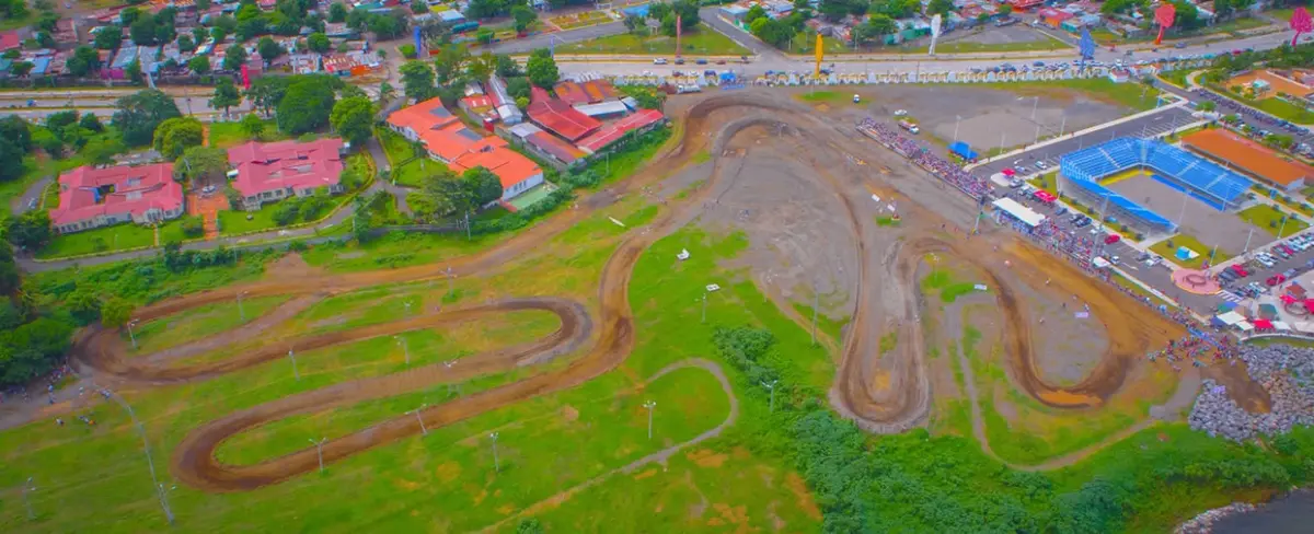 Apasionados al deporte extremo cuentan con nueva Pista de MotoCross en el Paseo Xolotlán