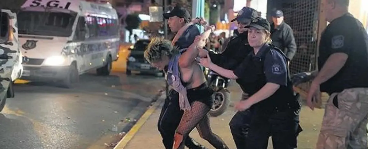 Policía de Argentina detuvo a 10 mujeres por participar en manifestaciones