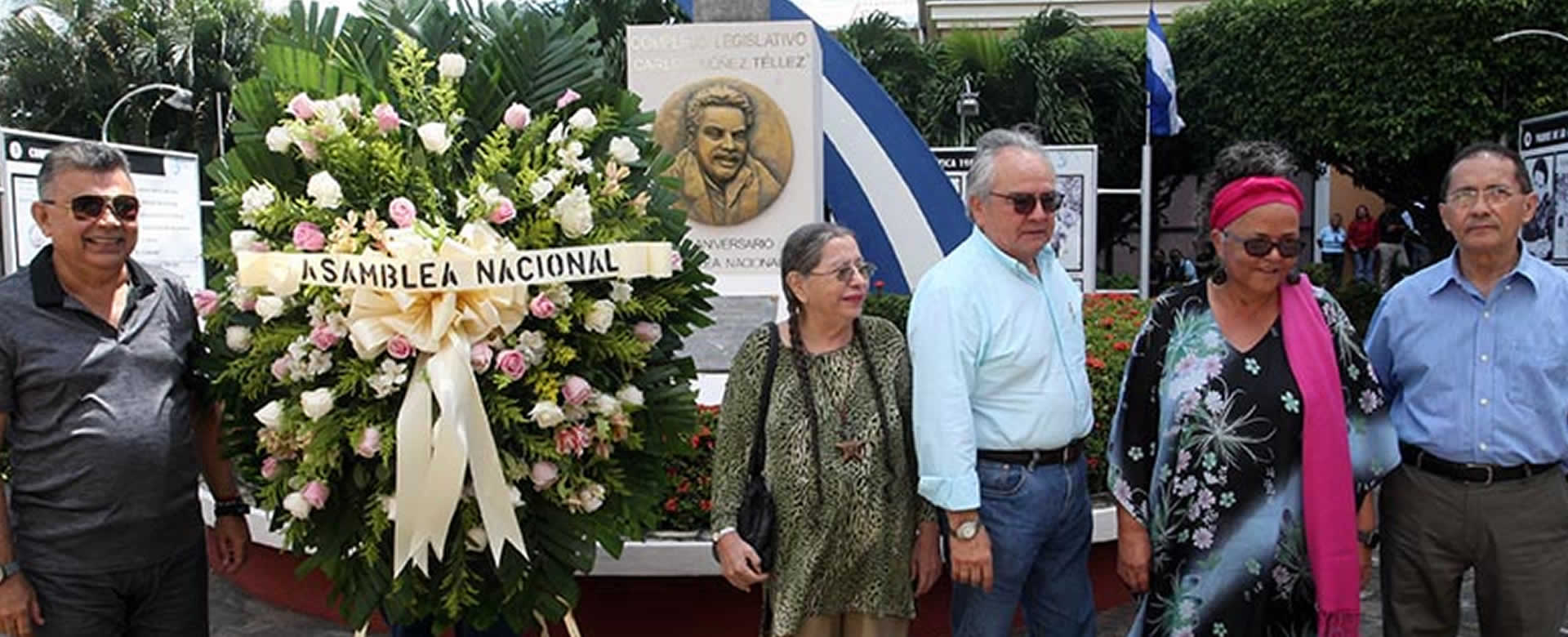 Asamblea Nacional coloca ofrenda floral en homenaje al Comandante Carlos Núñez Téllez