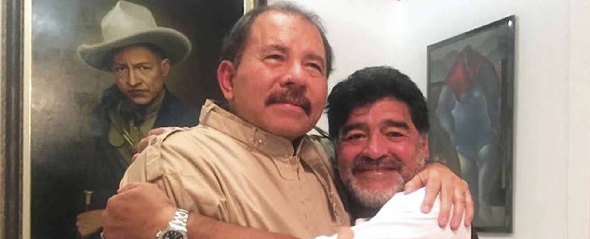 Daniel y Rosario envían mensaje de felicitaciones a Diego Armando Maradona en su cumpleaños