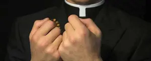 Denuncian a sacerdote costarricense, quien acorralaba a monaguillos antes de abusar de ellos