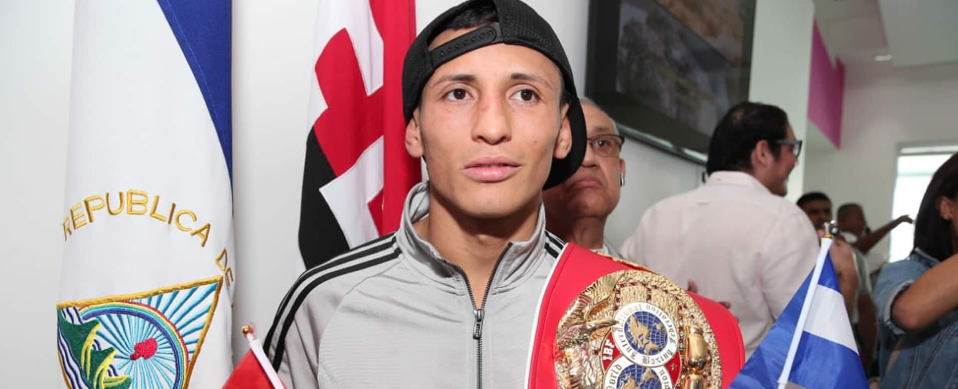 Llega a Nicaragua Félix “Gemelo” Alvarado, el campeón mundial de boxeo en las 108 libras 