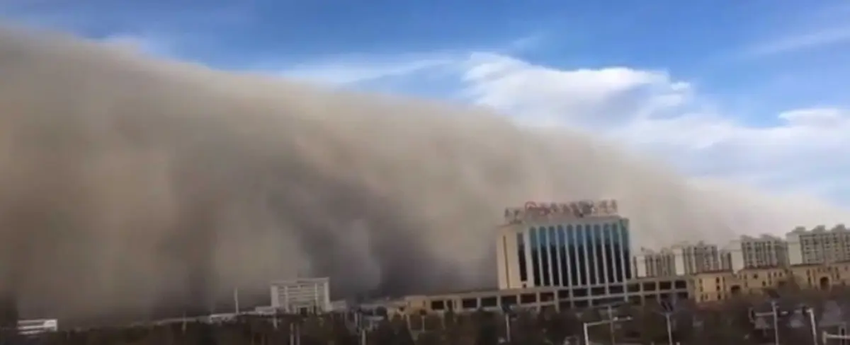 China: tormenta de arena golpea a la ciudad de Zhangye