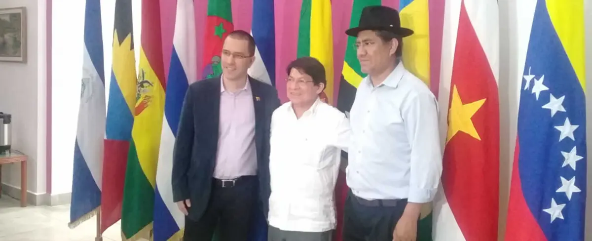 Canciller Denis Moncada recibe a los diplomáticos que participaran del Congreso ALBA-TCP