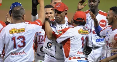 Pelotero cubano Maikel Cáceres deja liderato de la tribu