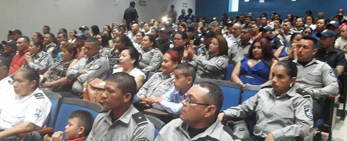 Servidores públicos del MIGOB avanzan en meta educativa para mejor atención ciudadana