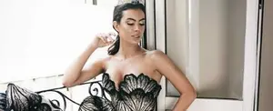 Adriana Paniagua se muestra indiferente ante los mensajes de apoyo de su maestra