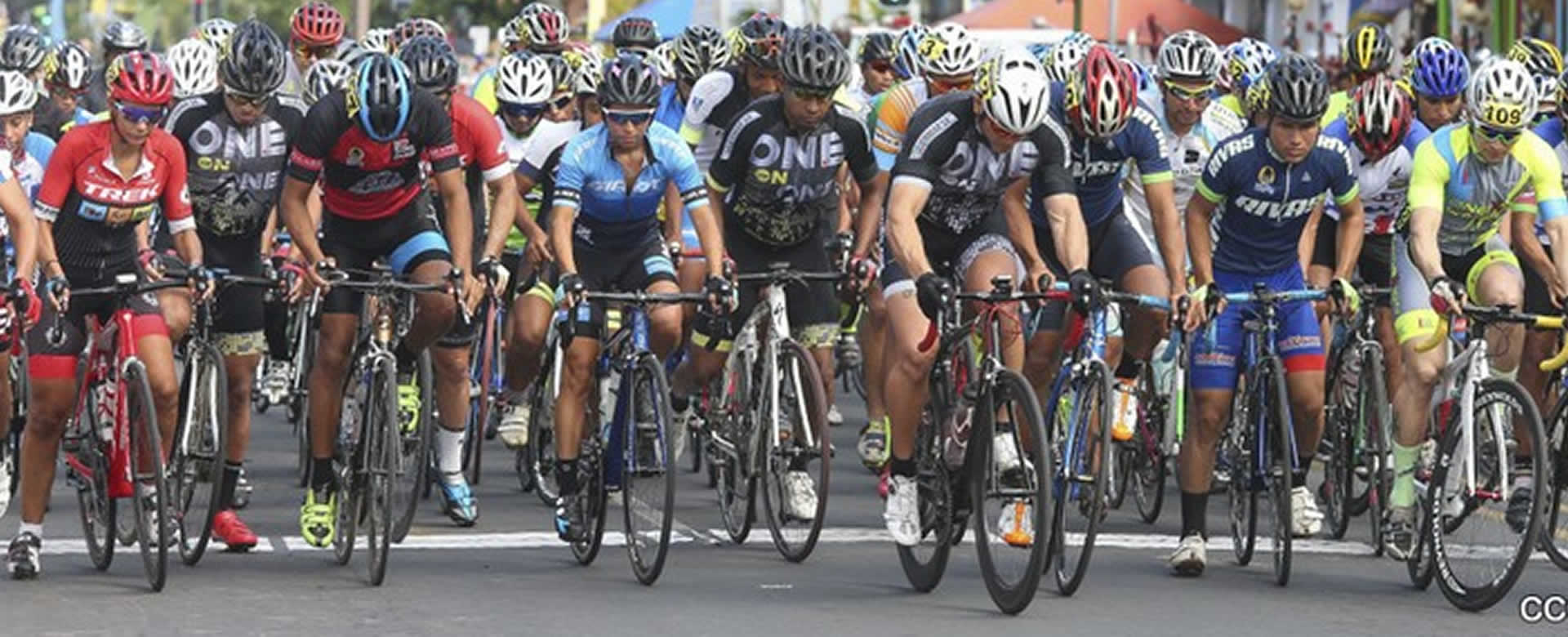 Banderillazo, arranca competencia ciclística en diferentes categorías desde Avenida de Bolívar a Chávez