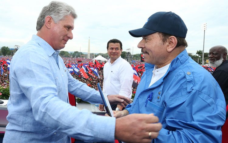 Daniel y Rosario saludan el 60 aniversario de la gloriosa Revolución Cubana