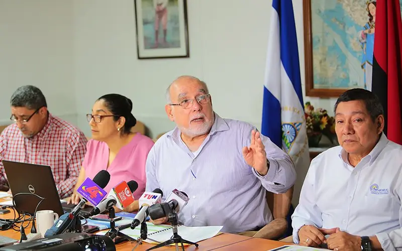 Algunos productos de la canasta básica bajaron de precio en los mercados populares
