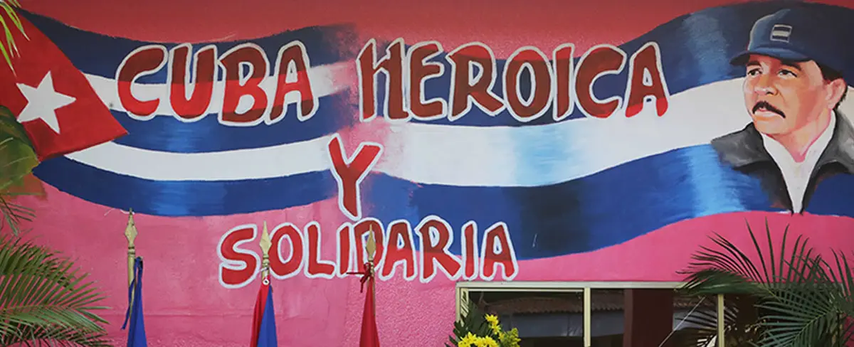 Develan mural en honor a los 60 años de la Revolución de Cuba en Ciudad Sandino