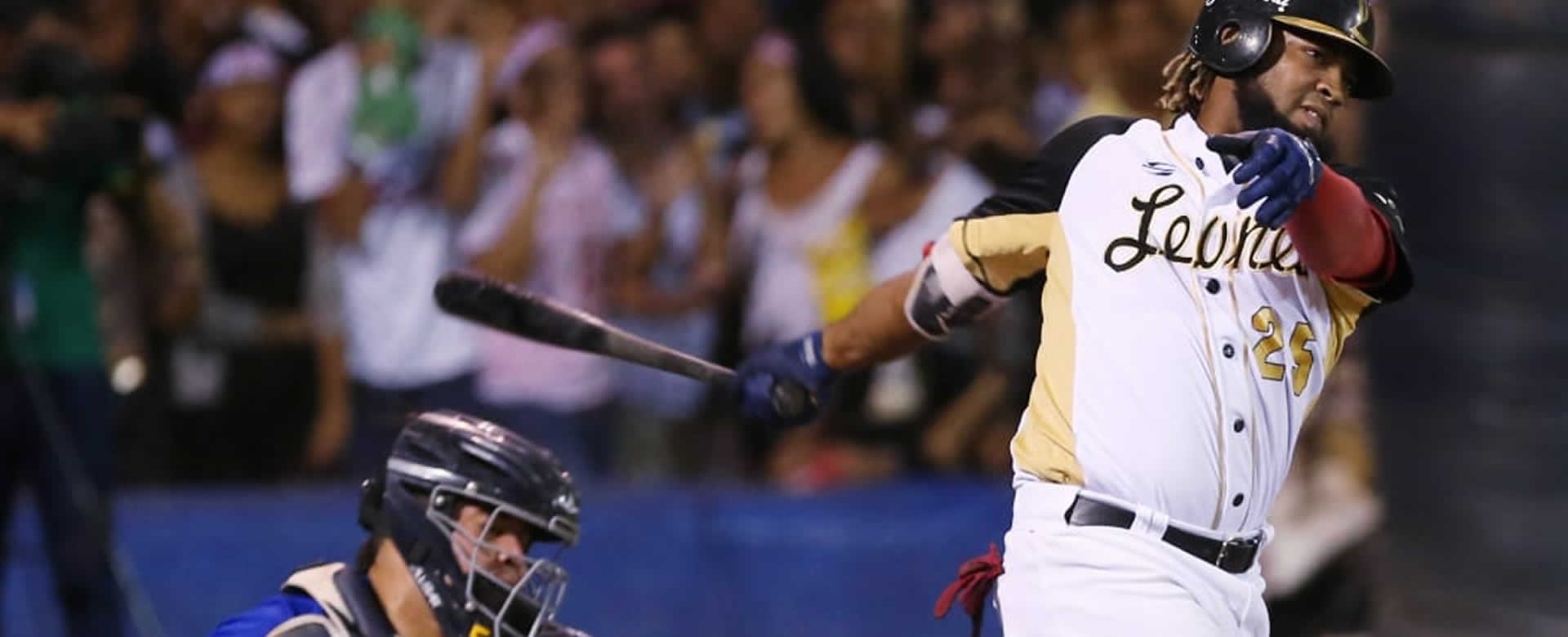 Leones toman la delantera en la serie final, apaleando a los Tigres de Chinandega