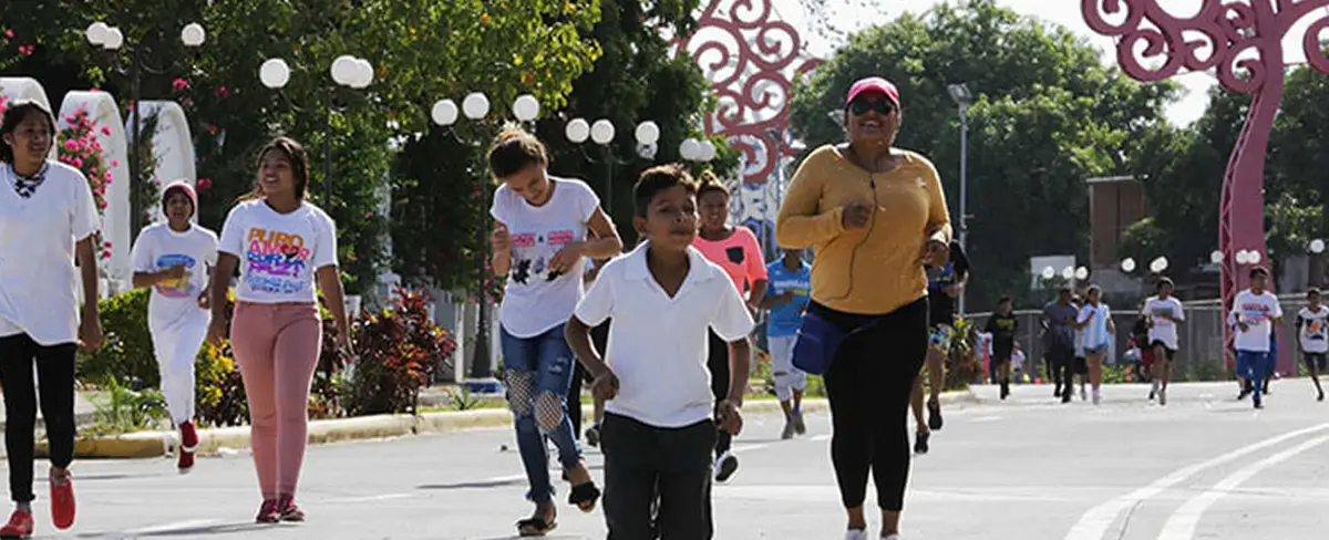 Juventud capitalina celebra la Revolución Cubana con una maratón en el Paseo Xolotlán