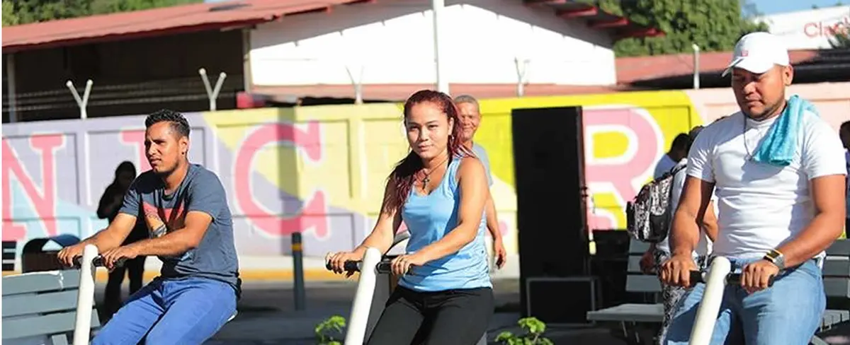 Coach internacional dirigirá Mega Fit Camp desde la fuente luminosa
