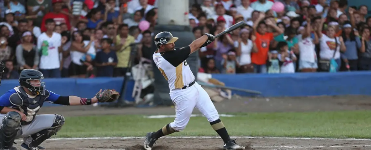 Leones dominantes en el tercer encuentro de la serie final