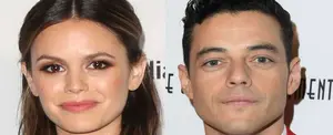 Actriz de "The O.C." realiza TBT junto al taquillero Rami Malek, protagonista de Bohemian Rhapsody