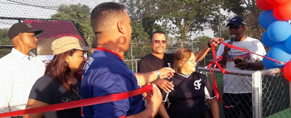 Inauguran jaula de bateo totalmente equipada a beneficio de la juventud rivense