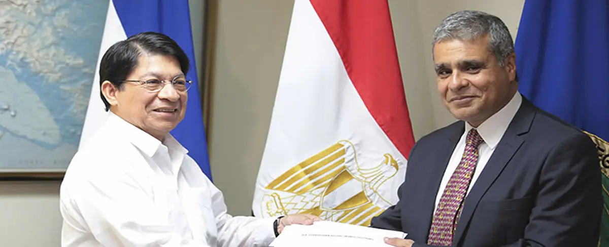 Nuevo embajador de Egipto en Nicaragua presenta al canciller copias de estilo