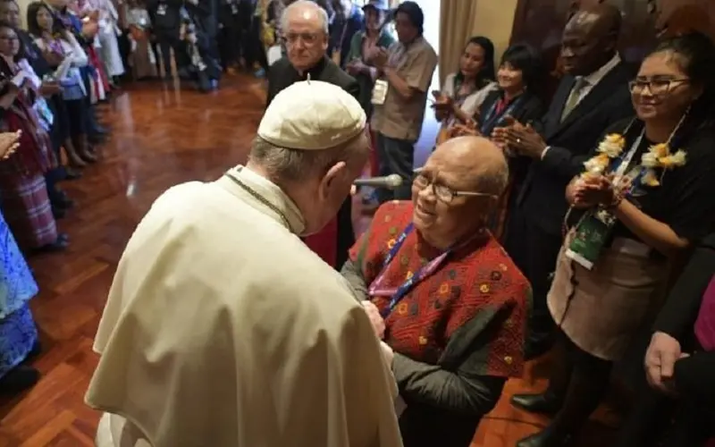 Representantes de Pueblos indígenas del mundo sostienen encuentro con el Papa Francisco