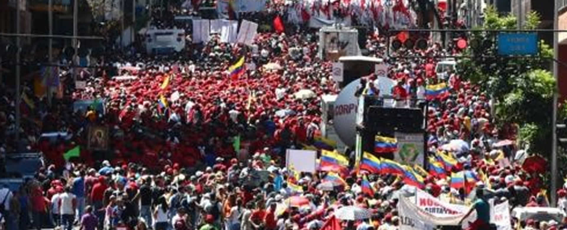 Pueblo venezolano junto a su presidente Nicolás Maduro realizan movilización en defensa de la soberanía