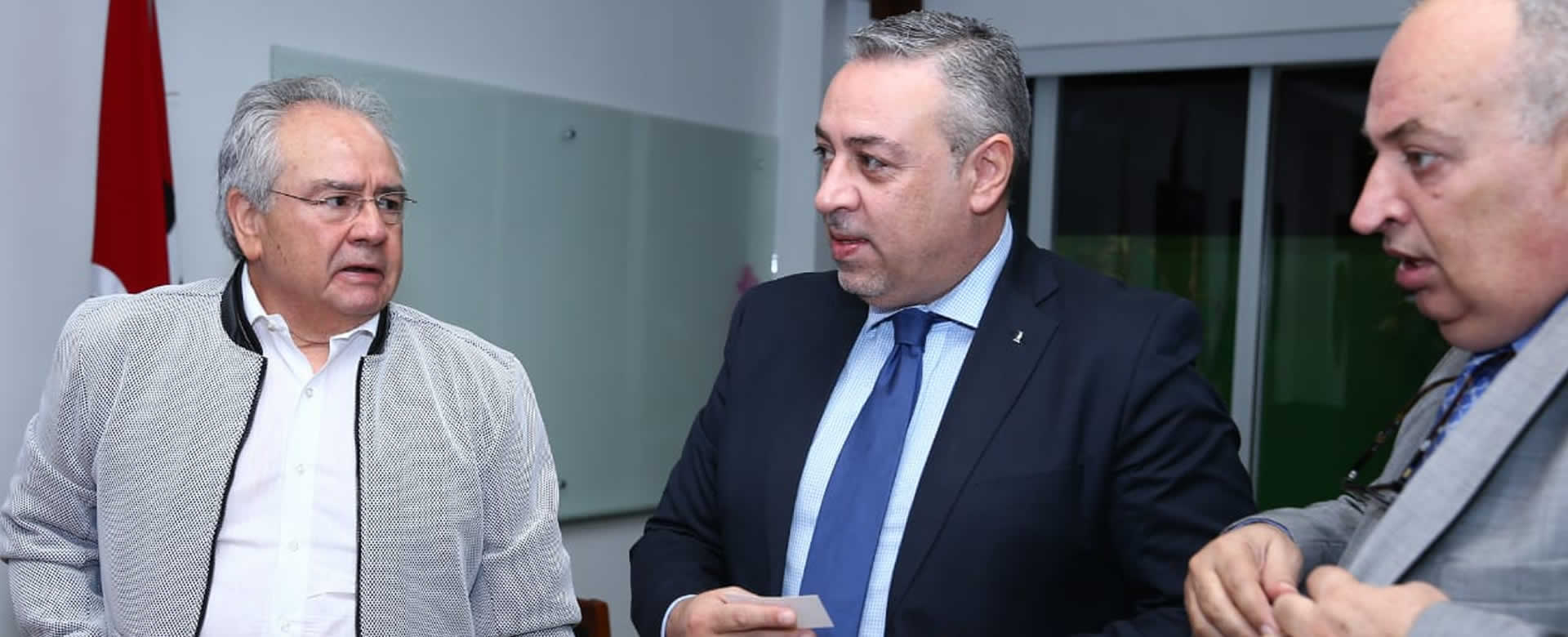 Presidente de la Asamblea sostuvo fraterno encuentro con el Director de Agencia de Cooperación de Palestina