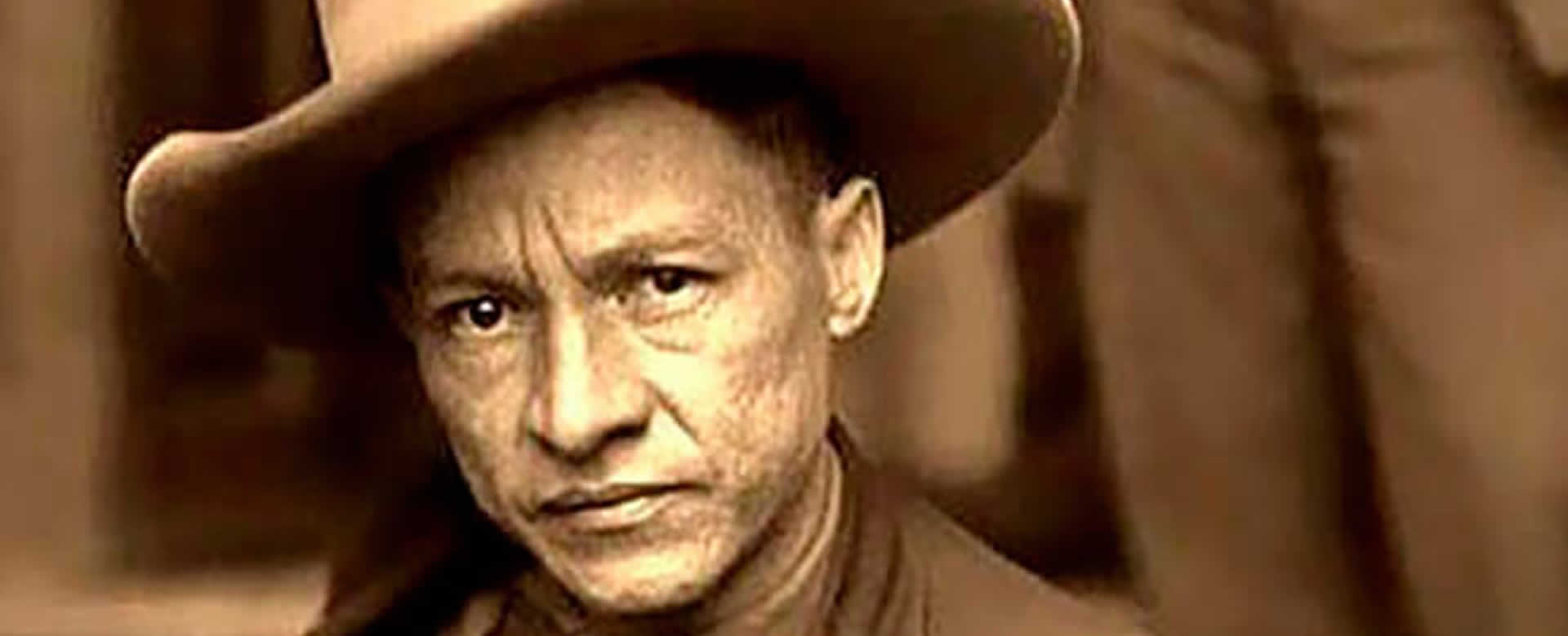 Sandino, Siempre más Allá!