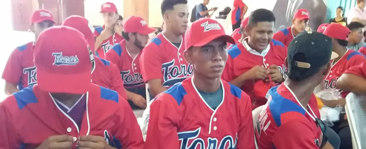 Toros de Chontales reciben su paquete de avituallamiento deportivo