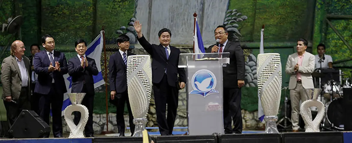 Pastores de Corea del Sur visitan iglesia Ríos de Agua Viva