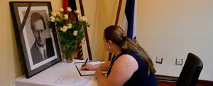Nicaragua firma libro de condolencias ante el fallecimiento del Dr. Klaus Kinkel, Ex Ministro de Alemania