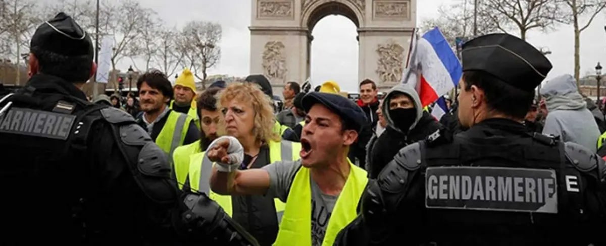 Más de 200 detenidos durante las protestas de los chalecos amarillos en Francia